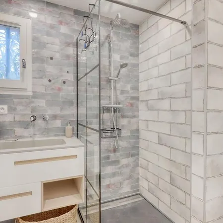 Apartment Magnificent Newly Renovated Close To & Swimming Pool