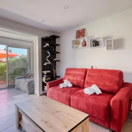 Magnificent Newly Renovated Close To & Swimming Pool Apartment Le Lavandou
