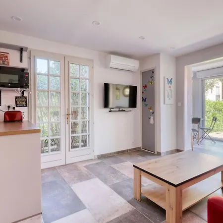 Apartment Magnificent Newly Renovated Close To & Swimming Pool *